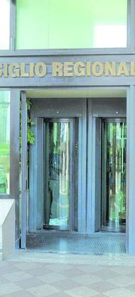 Regione, maxi indennità per dipendenti e dirigenti regionali