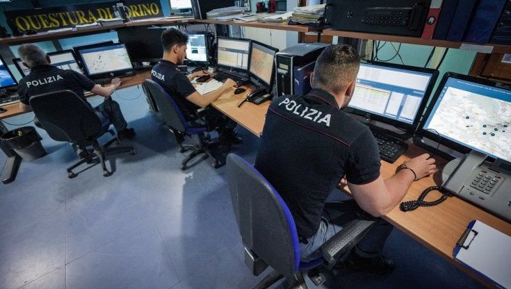 Una sera in centrale ad ascoltare la città che chiede aiuto