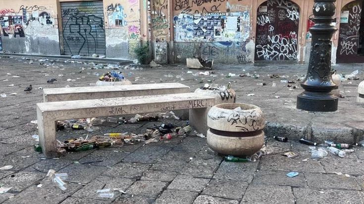 Le piazze a perdere delle notti di Palermo: “Sembrano favelas”