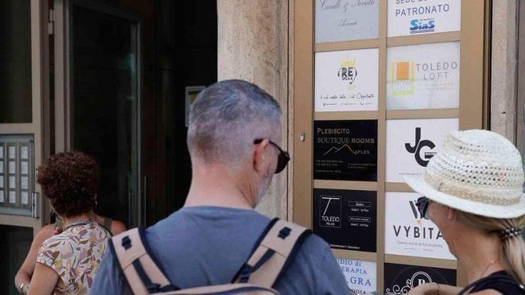 Bari, tantissimi b&b in vendita: “Speculazioni e fiumi di contanti: c’è una bolla di case vacanze”
