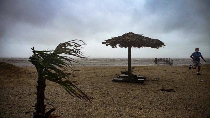 Usa, arriva l'uragano Ida: la Louisiana si prepara alla calamità, prime evacuazioni 