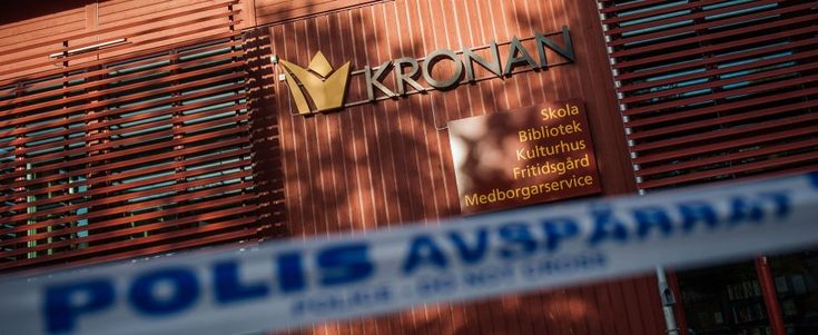 Svezia, killer mascherato ha scelto le vittime nella scuola per "motivi razzisti"