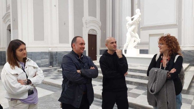 Fiorella Mannoia al museo di Jago: "Spesso a Napoli in incognito, questo è un luogo di grande fascino" 