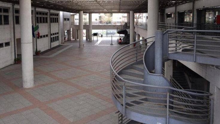Docente di inglese escluso dal viaggio studio a Dublino perché cieco. “Atto di responsabilità”