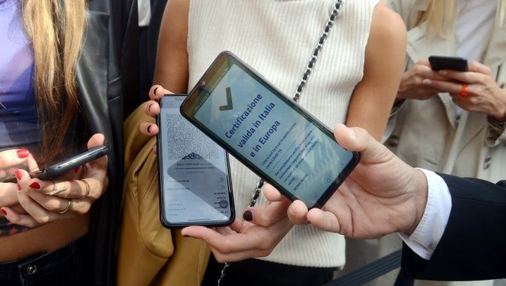 Senza Green Pass 70 mila lavoratori in Campania: è rischio paralisi nelle aziende private