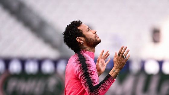 Insulti ad arbitro sui social, Uefa squalifica Neymar per tre giornate