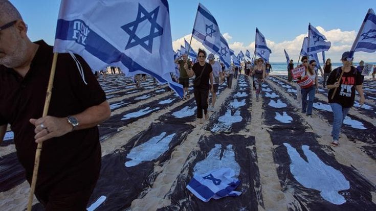 L’ex segretario militare di Netanyahu: “Sul 7 ottobre non dice tutta la verità”