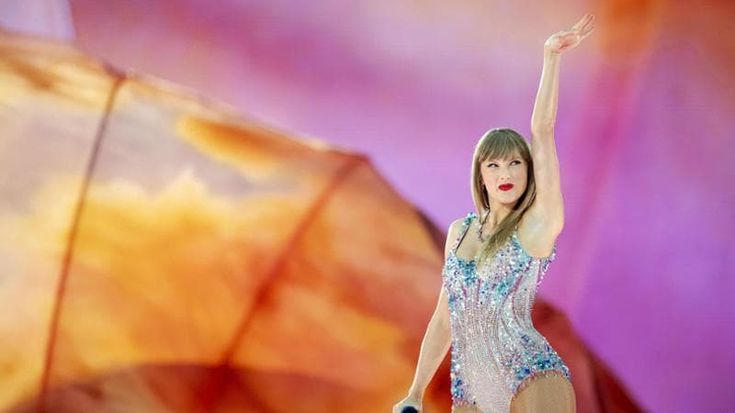 Taylor Swift, la fan che arriva dagli Usa: “Venire al concerto di Milano, viaggio compreso, mi costa molto meno che vederla a casa”