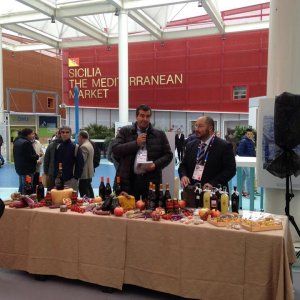 Alberghi a 4 stelle, cannoli, arancine: due milioni per l'Expo. E ora le imprese chiedono il conto