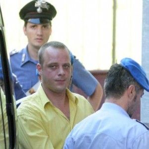 Milano, ritrovata la mitraglietta usata dal commando che ha fatto evadere Domenico Cutr&igrave;