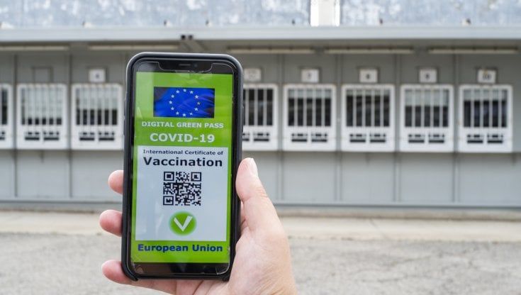 Green pass, restano i dubbi in vista del rientro dalle ferie. E le aziende si organizzano con l'asporto
