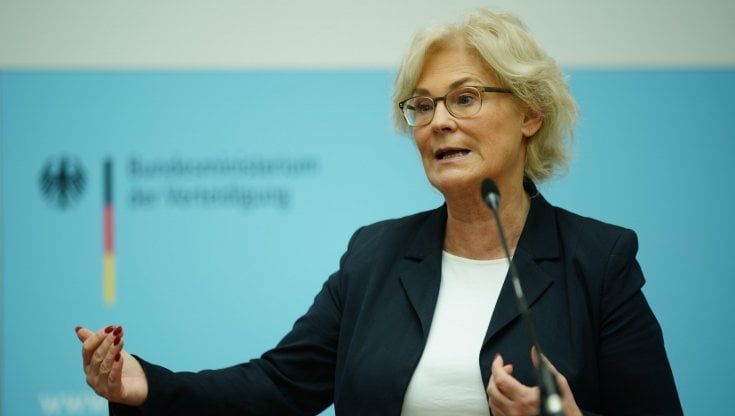 Germania, la ministra della Difesa Lambrecht a un passo dalle dimissioni