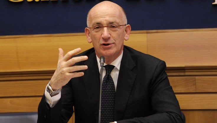Sottosegretario alla Giustizia: Sisto, il super falco garantista Berlusconiano doc, suo difensore nel processo per le escort