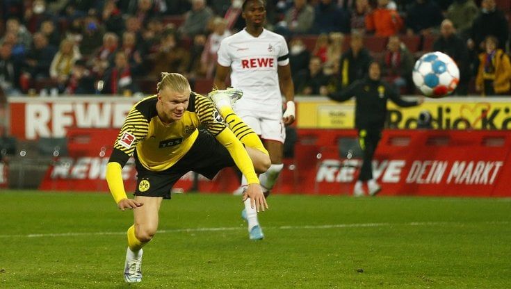 Bundesliga: il Borussia Dortmund pareggia a Colonia, il Bayern Monaco vola a +6