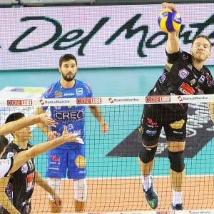 Volley, Superlega: Trento cade a Modena, sorpasso Lube in vetta