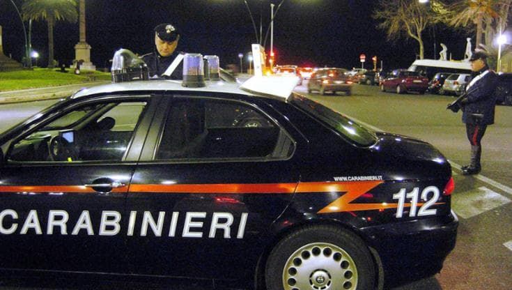 A 17 anni fermato in auto con la droga, al giudice dice: “Non studio e non lavoro, non so che fare”