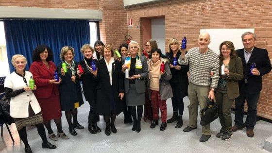 Scuola Bologna, il liceo Copernico diventa eco-sostenibile: borracce per tutti