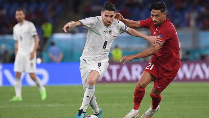 Europei, Italia: ecco 'radio' Jorginho. "Parlo tanto in campo per aiutare gli altri. Umili e affamati, sembriamo il Chelsea"
