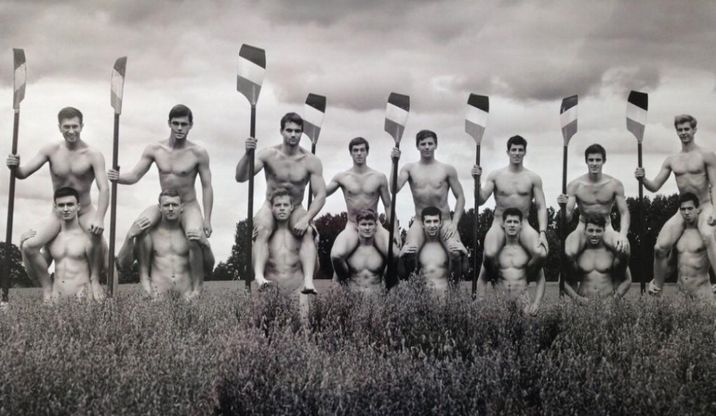 Nudi contro l'omofobia: il calendario dei canottieri inglesi