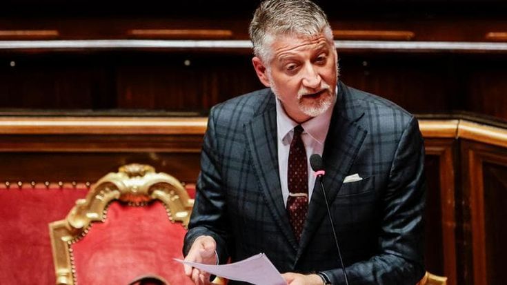 Biennale, Giuli: “Pasticcio Buttafuoco, si è auto-commissariato. Potrebbe vincere Putin”