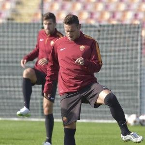Champions, col Manchester City Garcia ritrova i big: Totti, Maicon, Nainggolan e Gervinho in campo