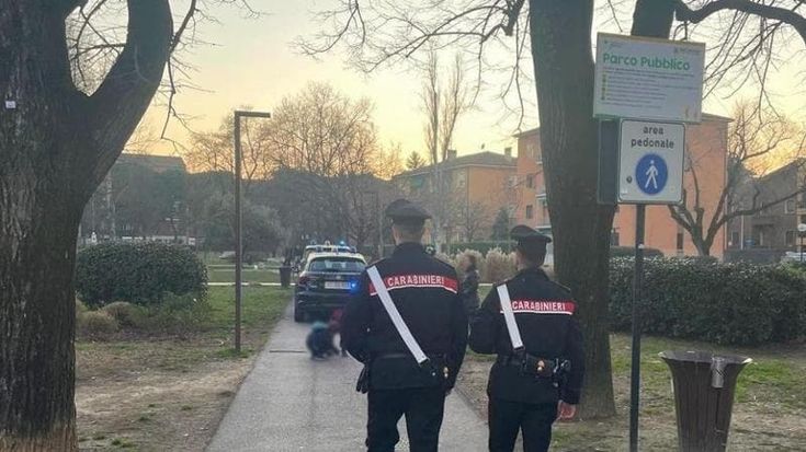 San Lazzaro, due minorenni rapinano un coetaneo