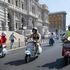 Roma invasa dalle Vespe, per gli 80 anni dell’icona del gruppo Piaggio