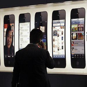 Turismo telefonico addio. Se cambi compagnia e non paghi le bollette finisci nella "lista nera"