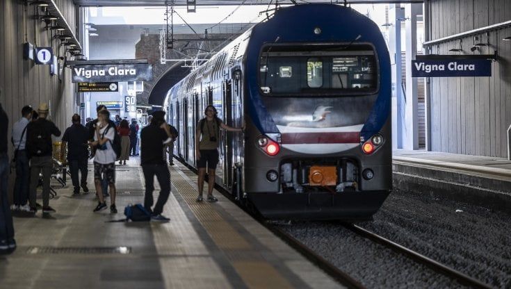 Riapre a Roma la stazione Vigna Clara, ferma da 30 anni. Ai Mondiali '90 funzionò solo per 8 giorni. Ecco treni, biglietti e orari