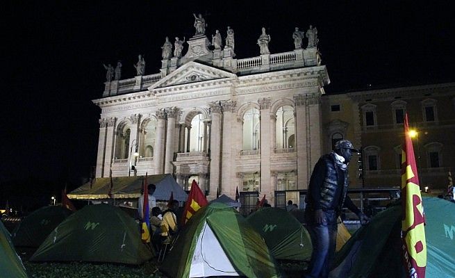 Roma si ferma per il corteo in centroSos infiltrati, espulsi 5 black bloc