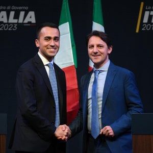 M5s e il piano economico: "Reddito di cittadinanza, Sud e salario minimo"