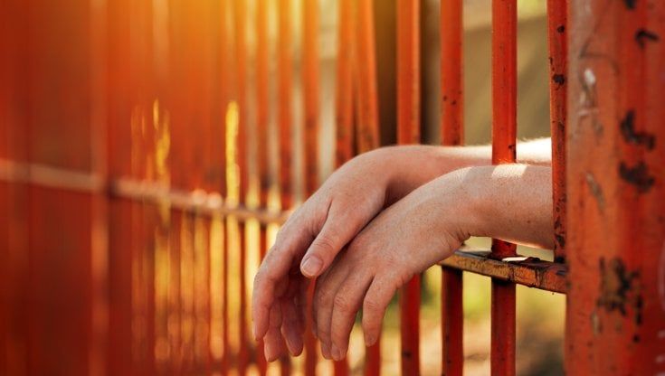 Dietro le sbarre le detenute scrivono racconti: "Così mi trasformo in fiore"