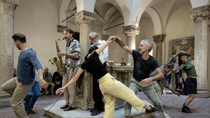 Michela Lucenti e il Balletto Civile portano “Gente” alla Reggia di Venaria