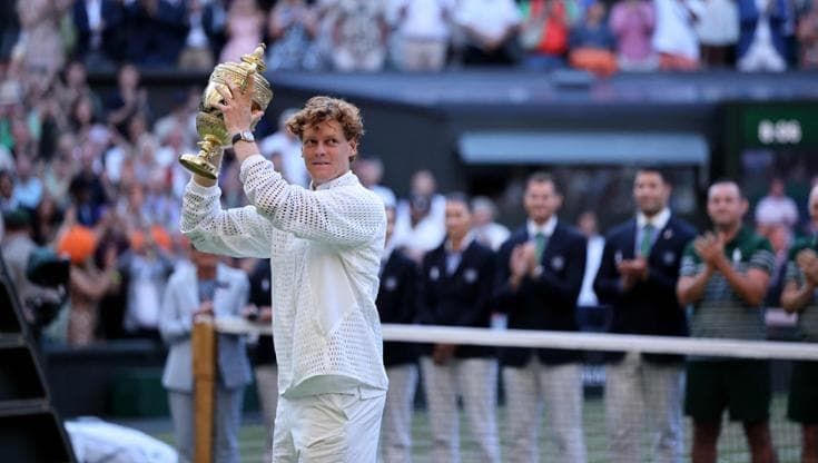 Sinner si conferma re di Wimbledon: Zverev battuto in quattro set. “È una sensazione speciale”