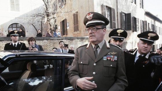 Anniversario Dalla Chiesa, Mattarella: "Determinato servitore dello Stato"
