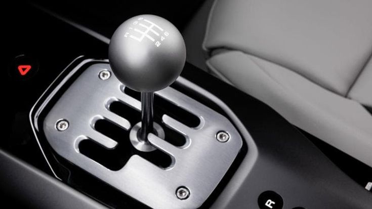 La Ferrari 12Cilindri mette il cambio Manuale: torna uno degli elementi più iconici e desiderati