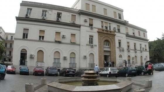 Covid, infermiera positiva all'Ingrassia di Palermo. A Partinico contagiata un'insegnante