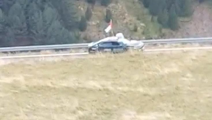 Ciclismo: bandiere palestinesi alla Vuelta, gli organizzatori le rimuovono
