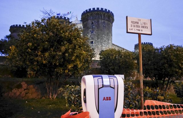 "Ciro Point", le colonnine di rifornimento delle auto elettriche