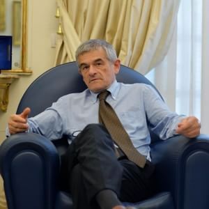 "La Lombardia mente sui numeri: compito nobile aiutare i disperati"