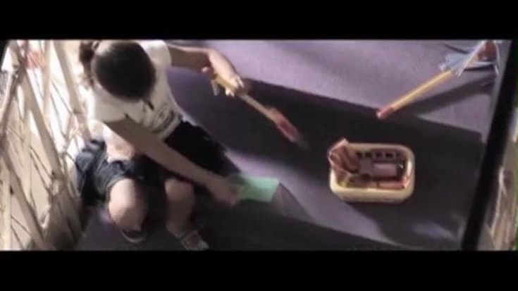 Bambina di 9 anni denuncia la madre: "Per non sentirmi piangere mi mette un asciugamano in bocca"