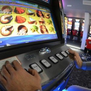Sequestrate slot taroccate<br />Multe per 80 mila euro
