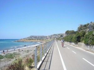 Piste ciclabili, pronti e via<br />La Liguria pedala, ecco dove