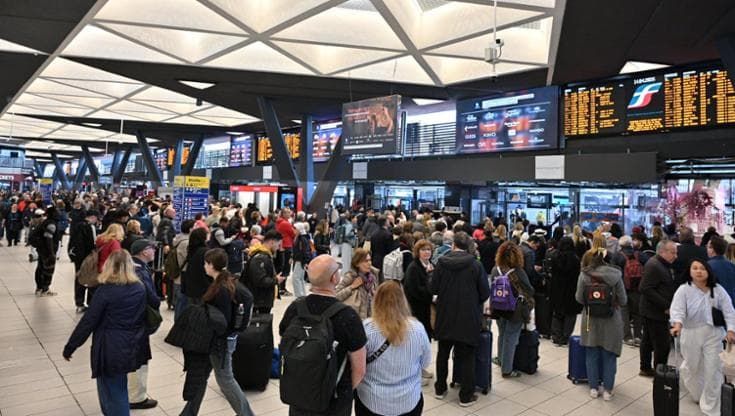 Treni alta velocità Roma – Napoli, ritardi fino a tre ore per un guasto. Ripresa graduale