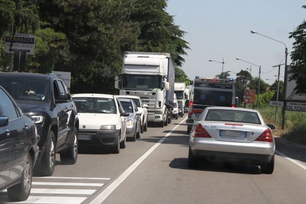 Code infinite tra Parma e Collecchio