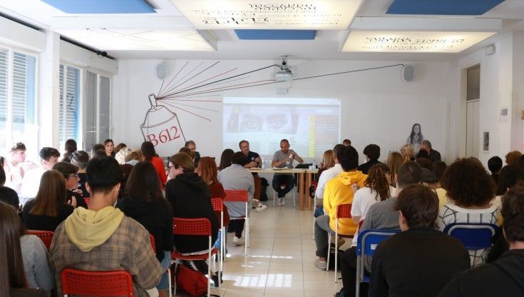 A Firenze cento studenti spiazzano i candidati: "Vogliamo risposte più concrete”