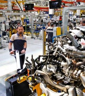 Crisi: l'Italia ha perso un quarto del prodotto industriale, la Germania ha gi&agrave; recuperato