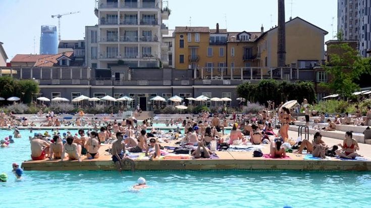 Caldo a Milano, superati i 39 gradi. Minime mai così alte: “Ma in calo da mercoledì”