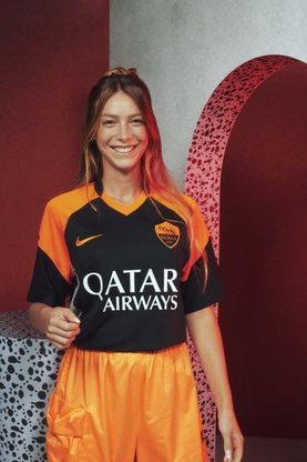 Roma, presentata la terza maglia