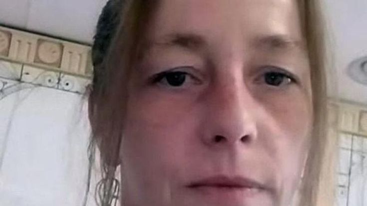 Vicenza, donna trovata morta in una pozza di sangue nel cortile di casa: si indaga per omicidio